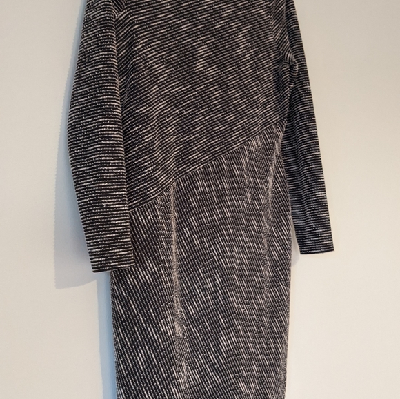Banana Republic Black & White Midi Dress - Picture 4 of 9